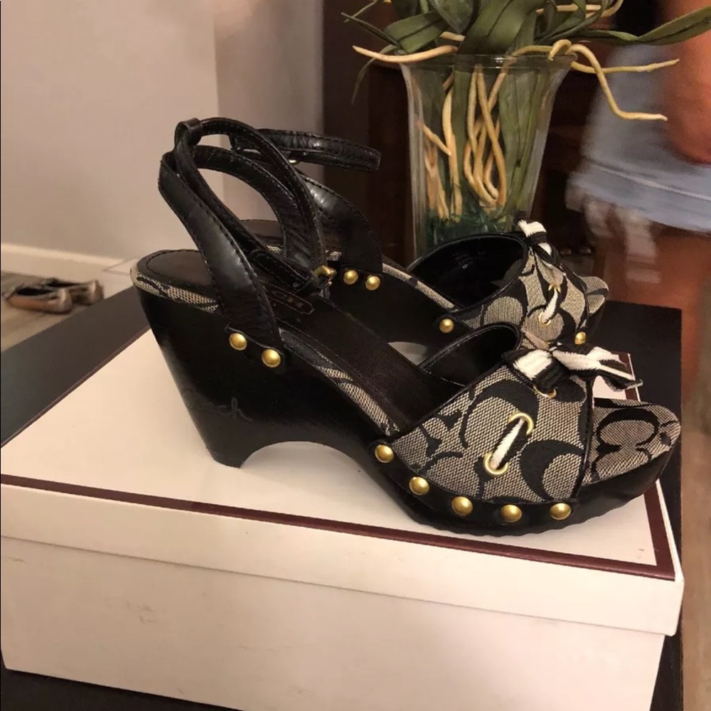 Coach sandals size 6
